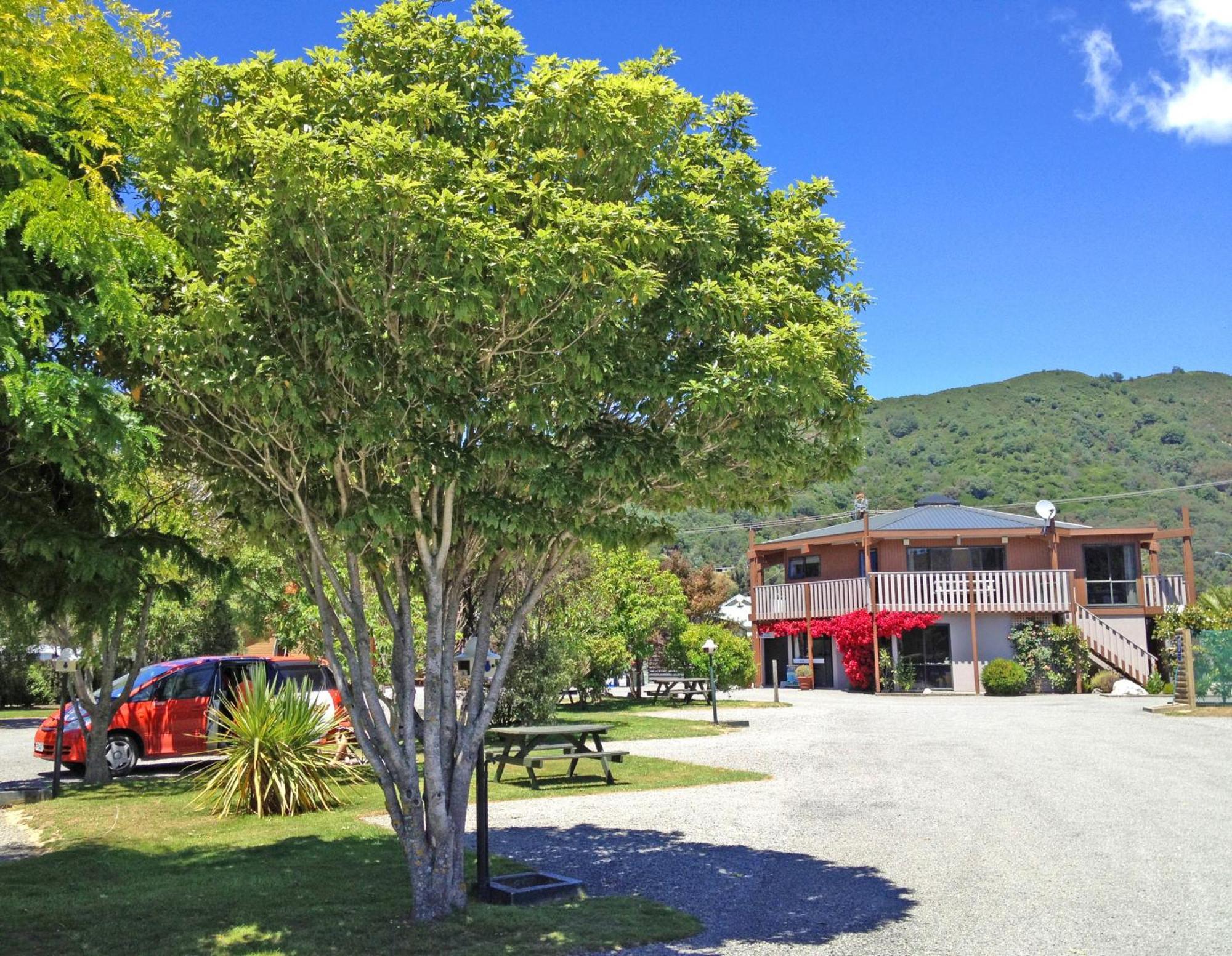 Picton Campervan Park מראה חיצוני תמונה